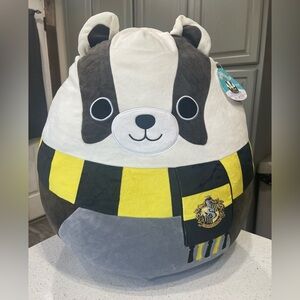 NWT Harry Potter hufflepuff badger 24 inch